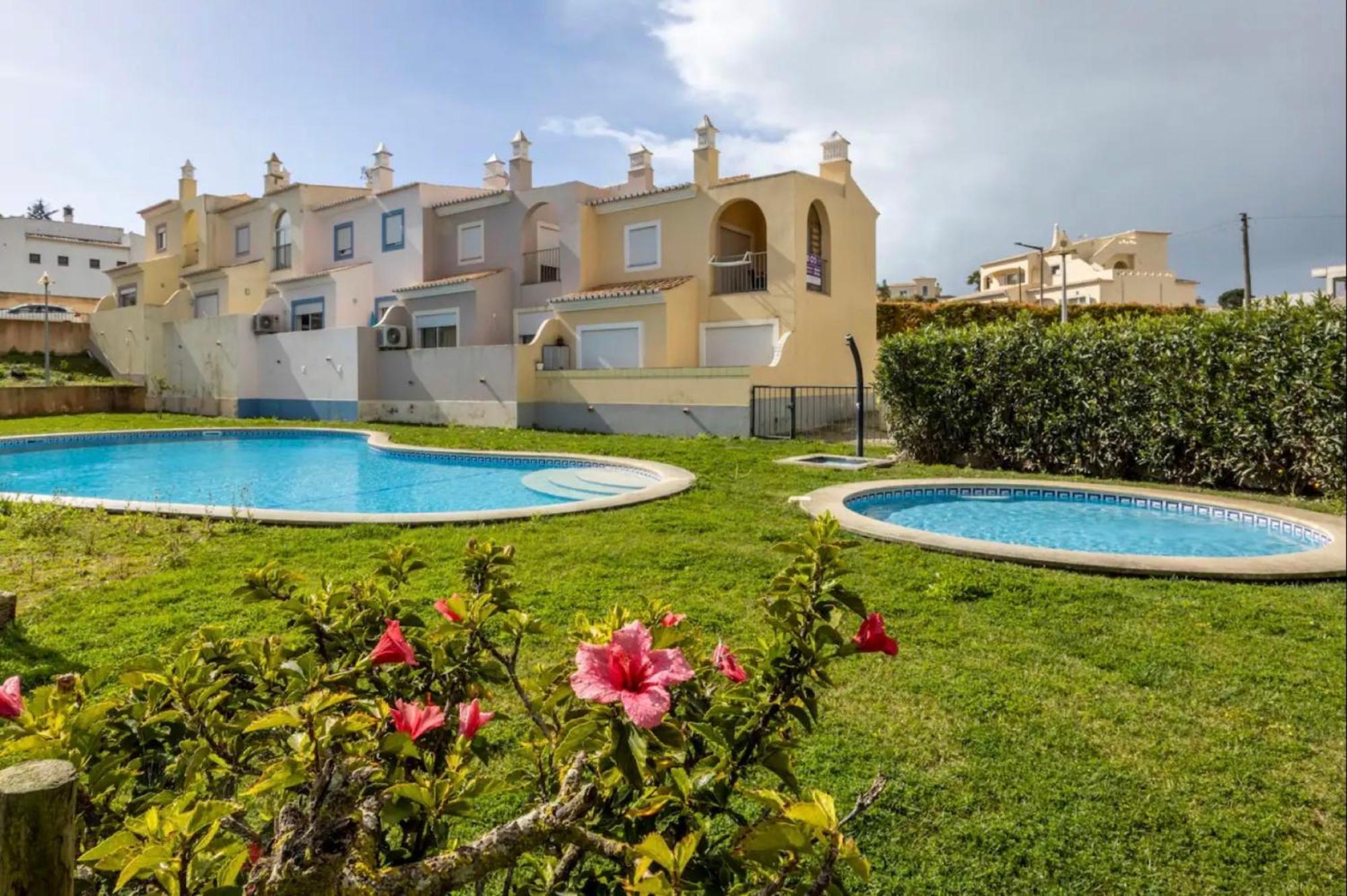 Vila Casa Claudia - Cond Atalaia Lagos Exteriér fotografie